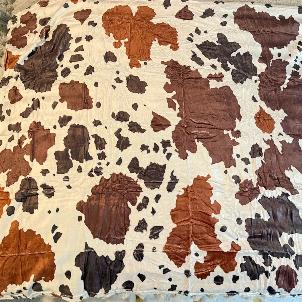 NEW Cow Print Home Bedding Kids Throw 40in x 50in Lightweight Soft Blanket